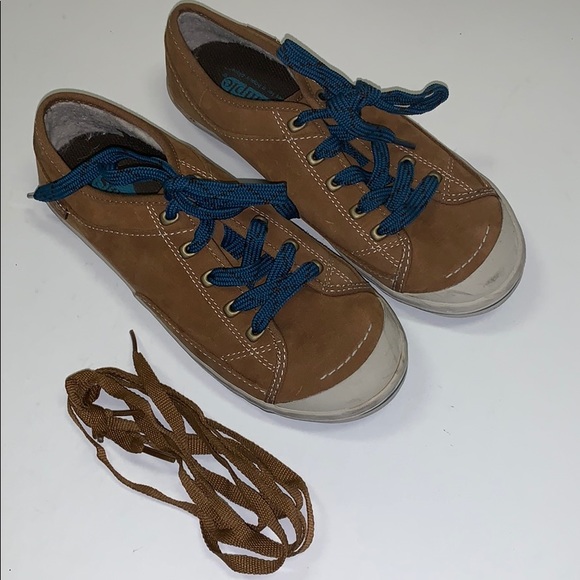 simple leather sneakers
